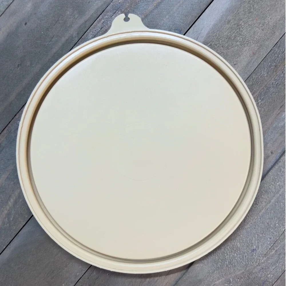 Tupperware 5.75